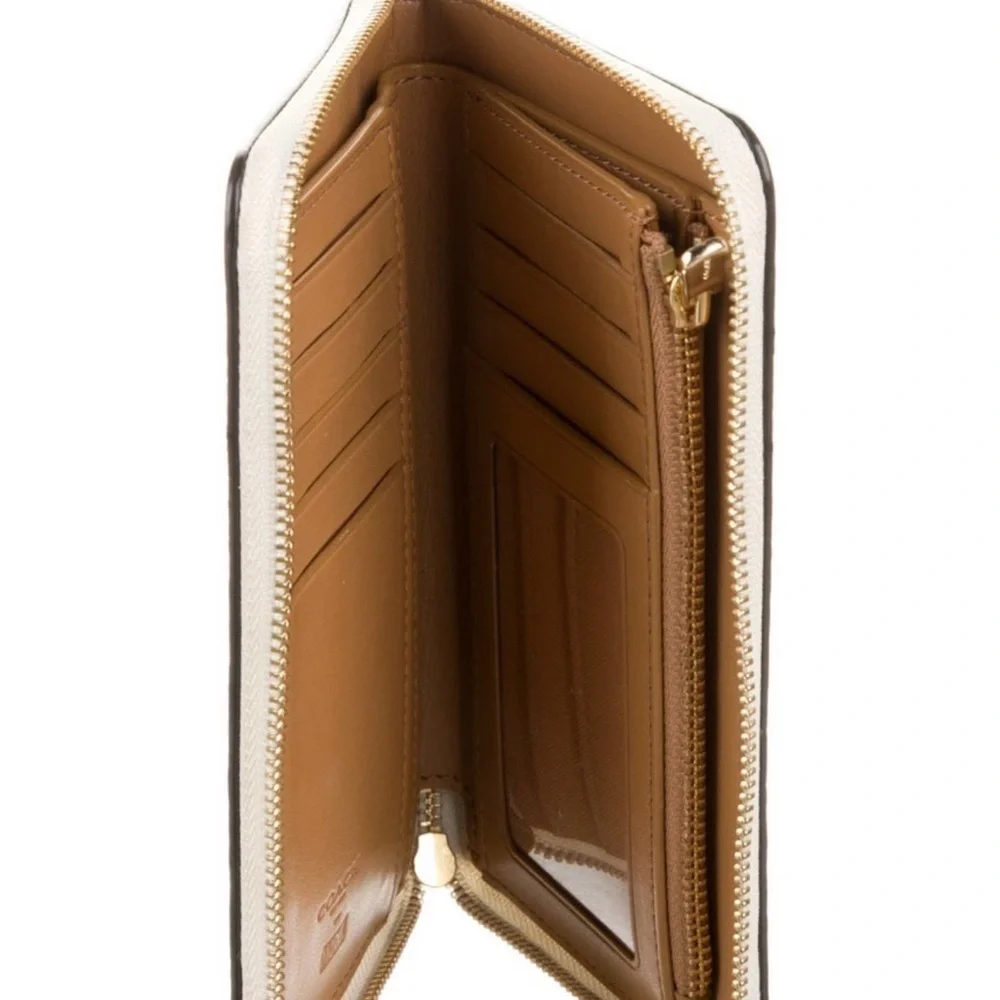 Coach x Marvel White Red Leather Carol Danvers Medium Zip Around Wallet - Picture 13 of 13